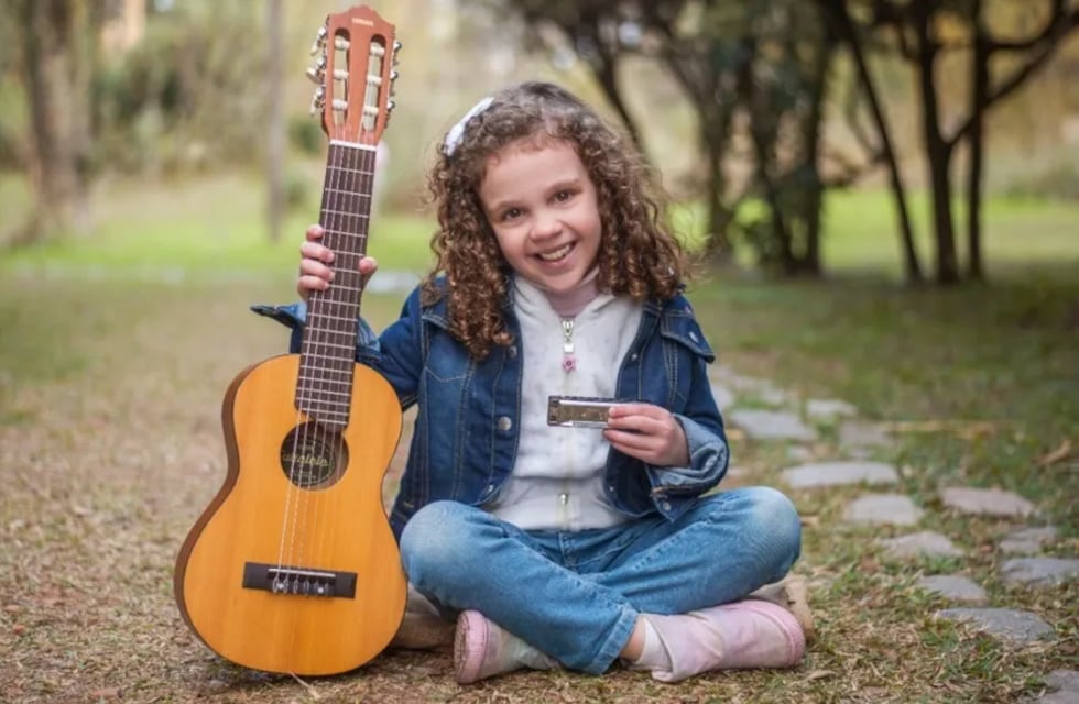 Una nena santafesina compuso un tema por los humedales y lo cantó junto a León Gieco