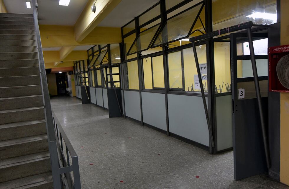 Escuelas secundarias de Mendoza, sin clases este lunes por jornadas institucionales de organización