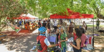 La Municipalidad de la Ciudad de Mendoza autorizó la apertura de las ferias de economía social y popular, paseos de artesanos y emprendedores mendocinos.