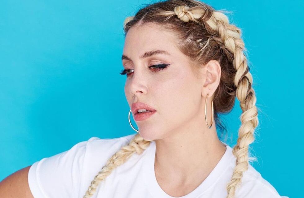 Blazer negro y corpiño de encaje: la jugada apuesta de Wanda Nara para lucir en Masterchef