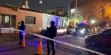 Dos allanamientos cerca del estadio de Belgrano desbarataron un punto de venta y almacén de venta de drogas.