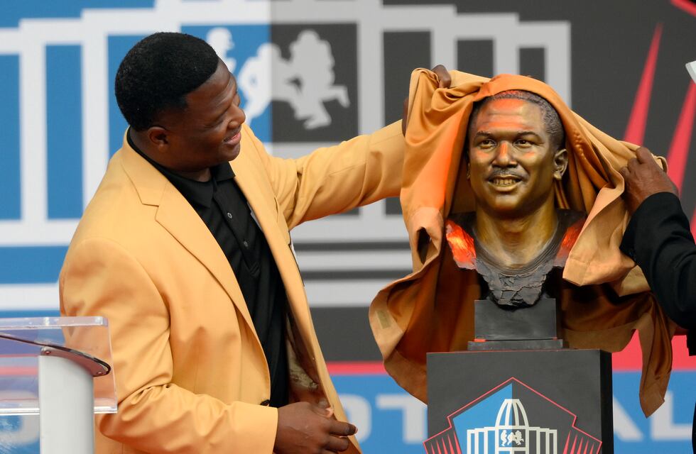 El Salón de la Fama de la NFL da la bienvenida a sus ocho nuevos miembros