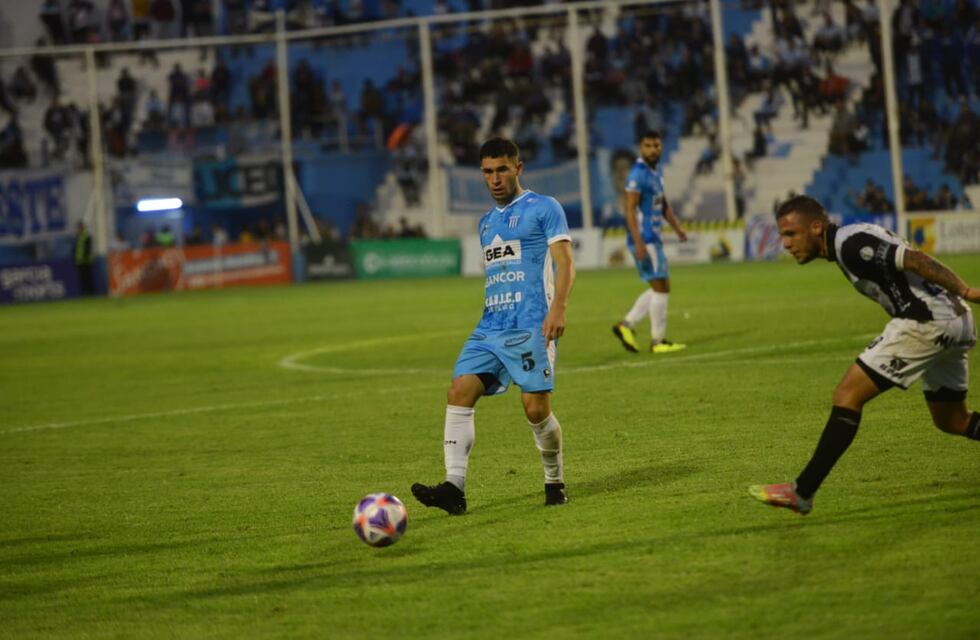 Racing y otro triunfo necesario en Nueva Italia, ante un Chaco For Ever que siempre lo complica