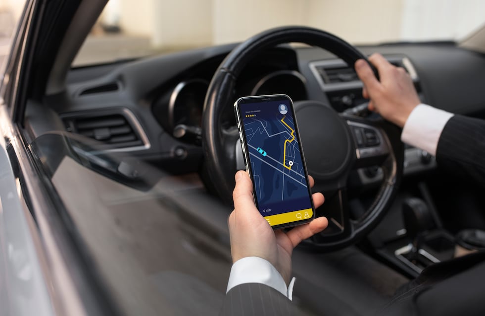 Cómo es el proyecto que busca regular las aplicaciones de transporte en Córdoba