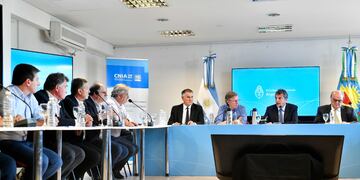 Segio Massa reunido con los representantes de la Mesa de Enlace.