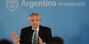 Alberto Fernández encabezó el acto de presentación de los nuevos billetes con próceres y con figuras femeninas históricas.