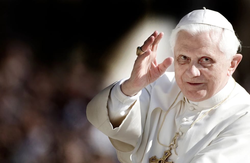 Tres días para despedirlo y una misa histórica: cómo será el inédito funeral de Benedicto XVI