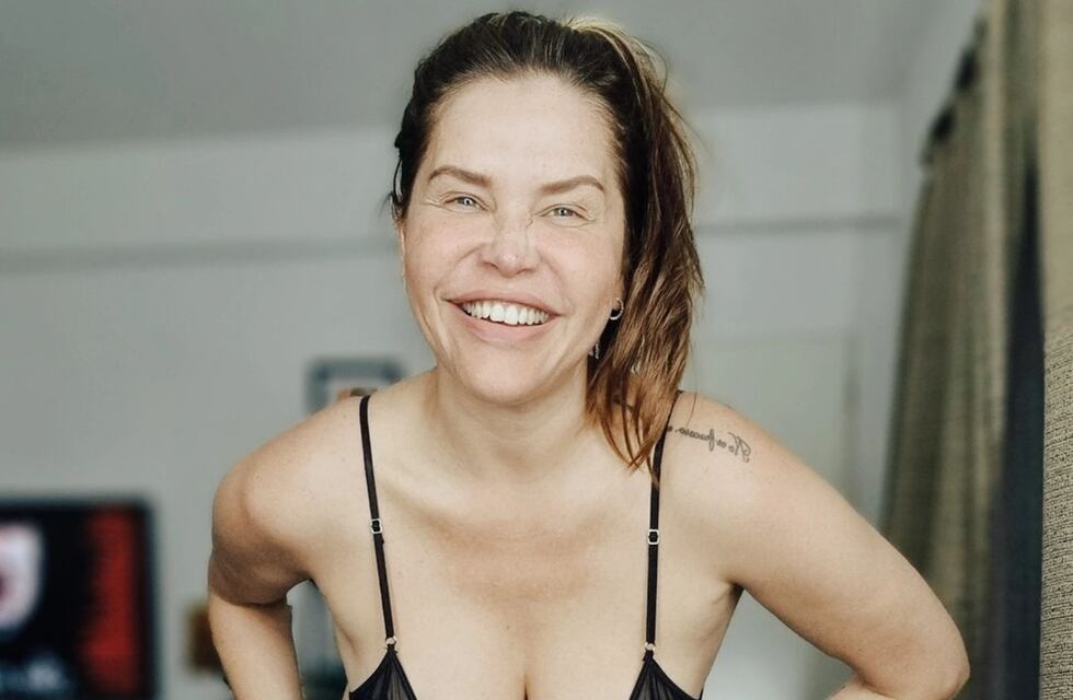 Nazarena Vélez dejó ver su abdomen al natural y reflexionó: “Mi cuerpo no quiere tu opinión”