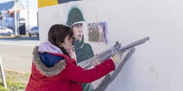 Artistas realizaron intervenciones en murales por los 40 años de Malvinas.