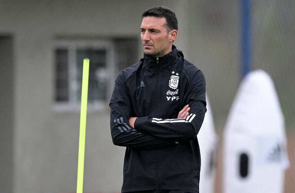 Eliminatorias: Scaloni dio positivo de coronavirus y no viaja a Chile con la Selección