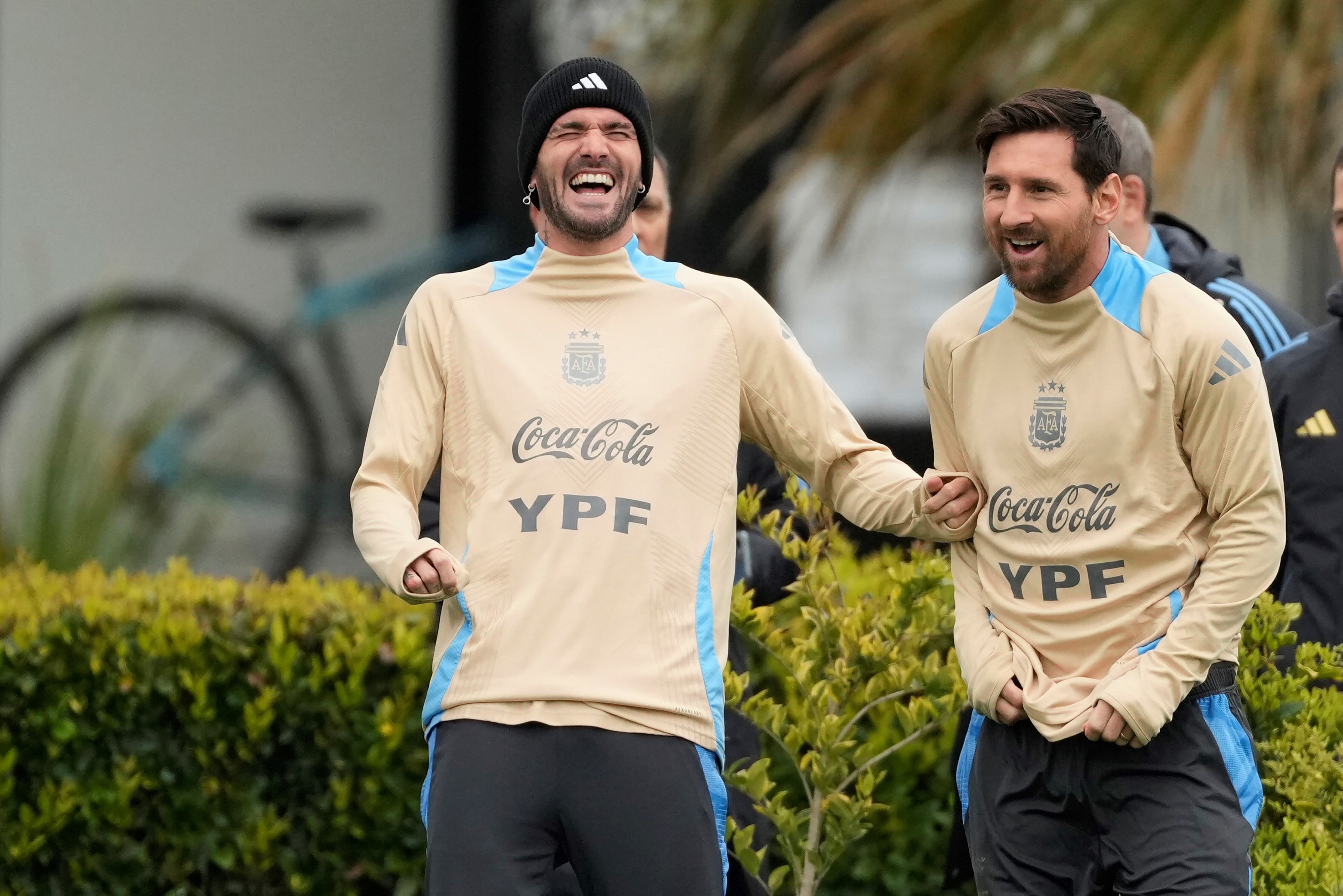 Lionel Messi se entrenó en el predio Lionel Andrés Messi de cara a su último partido en el país con la selección argentina. (AP)