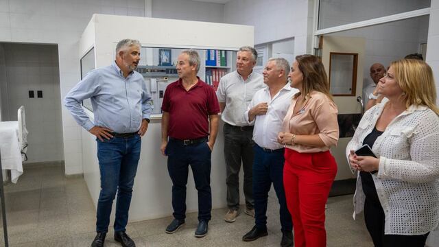 La vicegobernadora Myrian Prunotto, el Ministro de Salud Ricardo Pieckenstainer y el intendente Gustavo Benedetti Arroyito