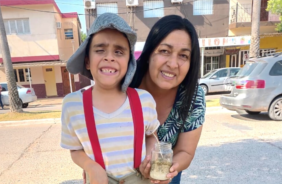 Ganas de seguir estudiando y un llamado a la solidaridad: Maxi, el pequeño de Chaco no vidente, necesita otra máquina de braille