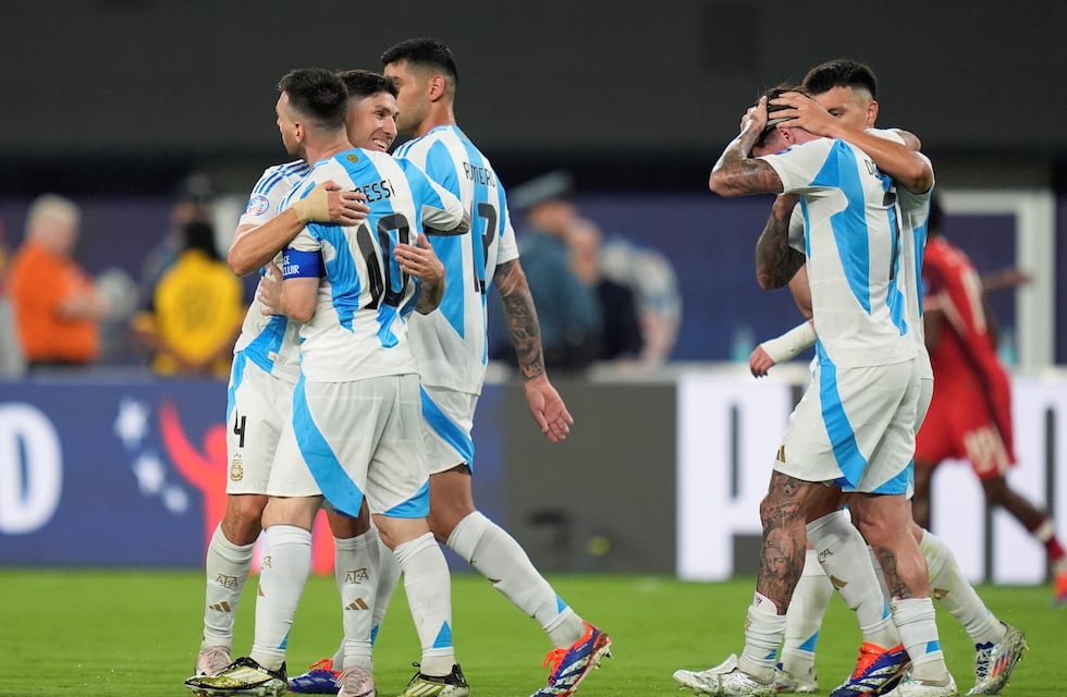 Selección Argentina: nueva lista de convocados con Enzo Barrenechea y el Dibu Martínez