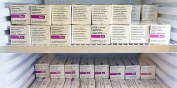 AstraZeneca. La vacuna sigue vigente y aplicándose en decenas de países. (AP)