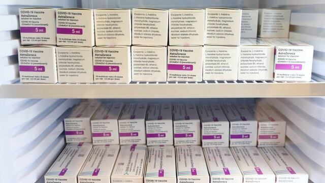 AstraZeneca. La vacuna sigue vigente y aplicándose en decenas de países. (AP)