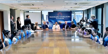 Deportistas y entrenadoras recibieron un homenaje por sus logros y por la próxima cita internacional en Floresta.