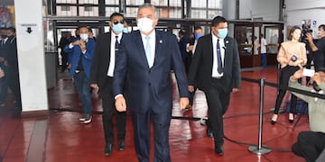 El gobernador Morales ingresa a la Legislatura para dar Inicio al 160° periodo de sesiones ordinarias en Jujuy.
