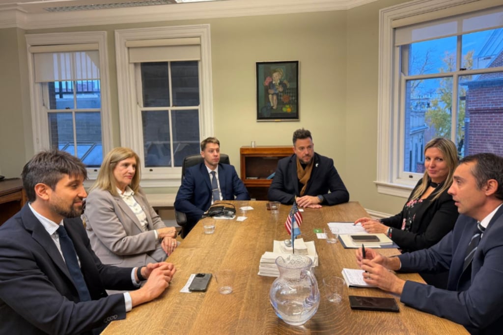 La intendenta Romero gestiona financiamiento internacional para obras estratégicas en Paraná.