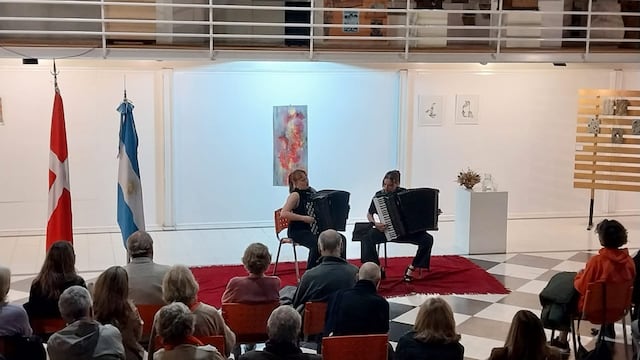 A sala llena se realizó el concierto de Tango Danés en el Museo Mulazzi