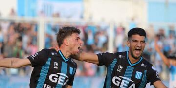 Franco Coronel lo grita con el alma. Anotó tres goles, pero a Racing se lo terminaron empatando.
