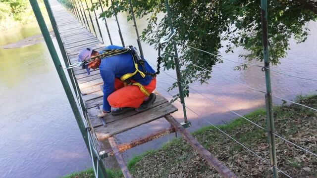 Puente Colgante de Arroyito