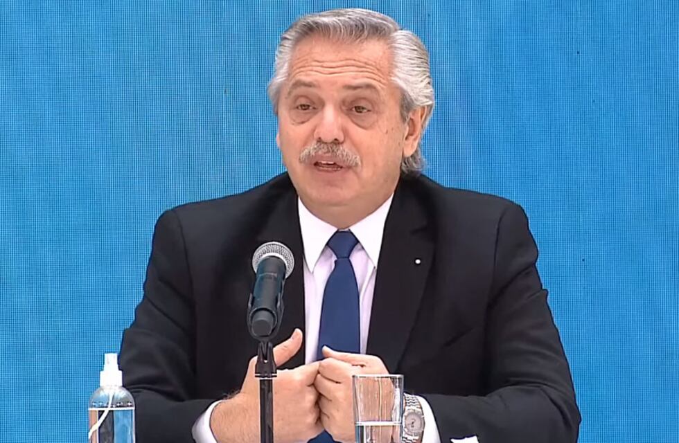 Alberto Fernández asistió al Congreso de los Bancarios y abogó por salarios que le ganen a la inflación