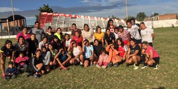 El Juliano formó su primer equipo femenino de fútbol.
