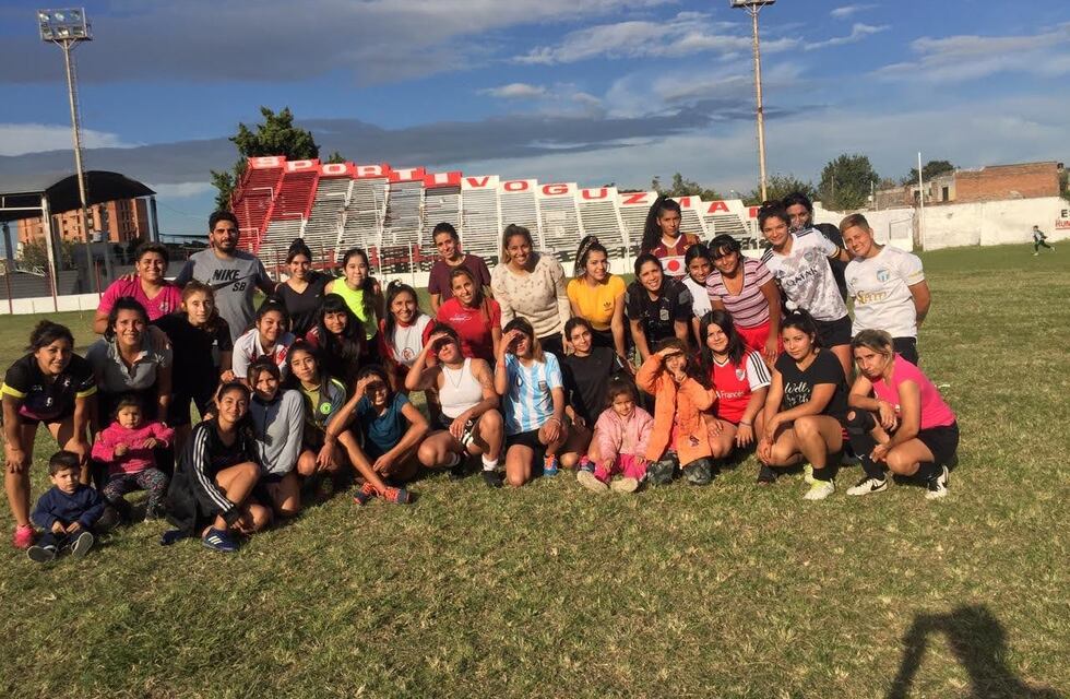 Sportivo Guzmán tiene equipo de fútbol femenino