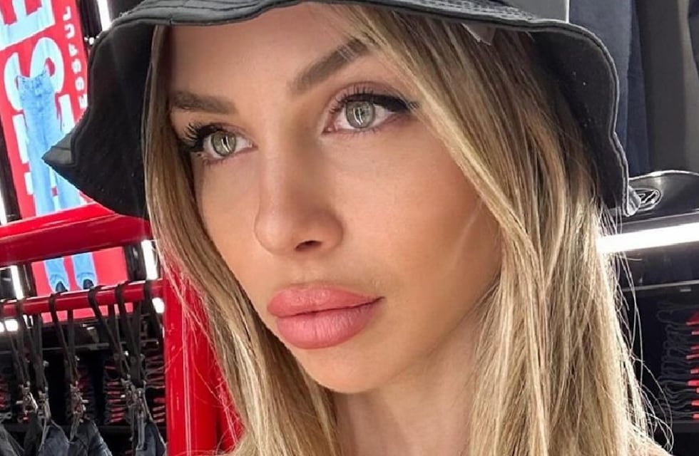 Romina Malaspina sorprendió con un look boho chic y a puro color negro