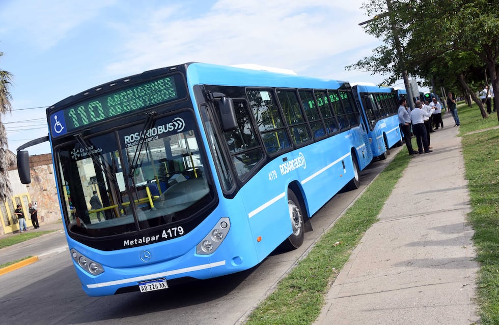 Momentos de terror en Rosario: dispararon contra un colectivo con pasajeros a bordo