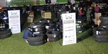 Secuestran cubiertas sin aval aduanero en Eldorado.