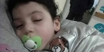 Cata necesita viajar y venden rifas
