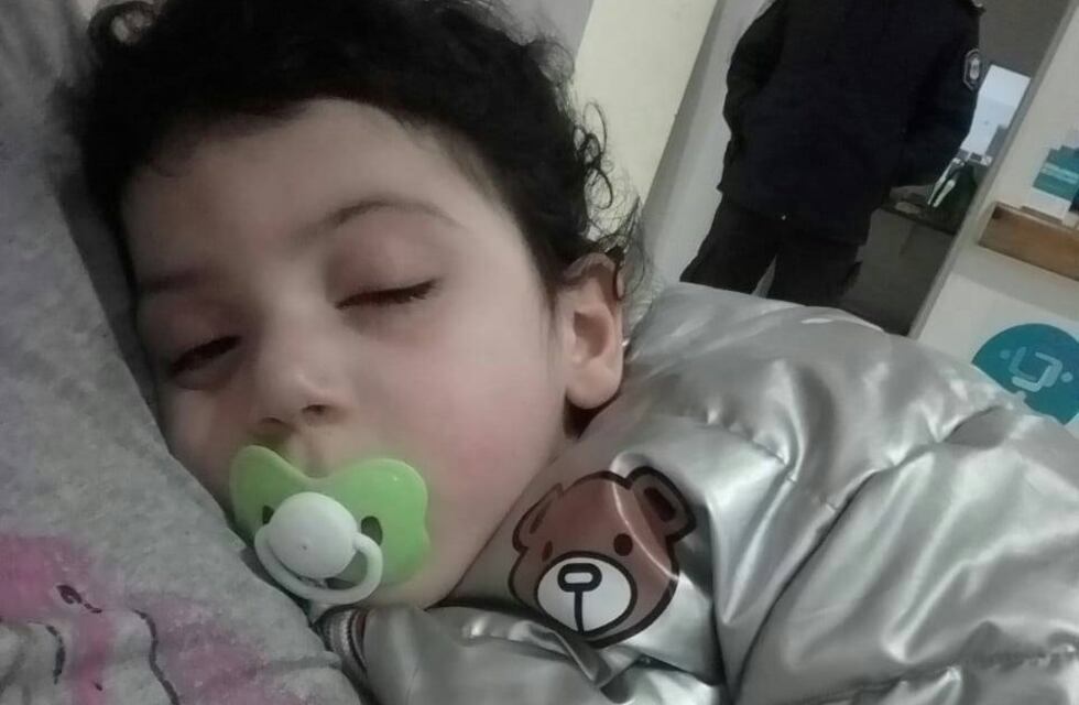 Cata debe viajar al Hospital Garrahan y su mamá vende rifas
