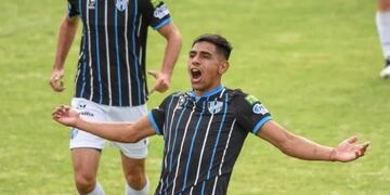 Enzo "Chimba" Fernández tiene 25 años, es sanjuanino y ya lleva 2 goles en Almagro.