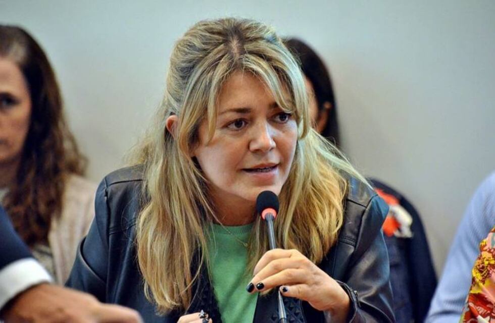 Denuncian a una Diputada nacional por quedarse con la mitad del sueldo de sus asesores