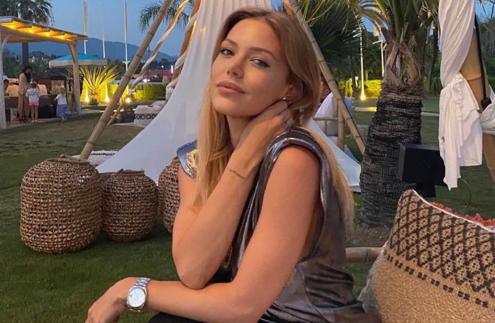 Evangelina Anderson conquistó a sus seguidores con un mini vestido al cuerpo