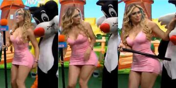 Un hombre disfrazado acosó a Fátima Segovia en vivo.