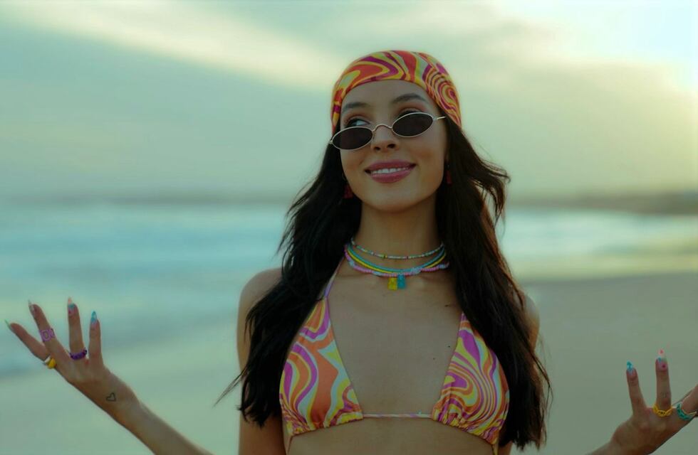 Juli García presenta “Pal Carajo” con Mar del Plata como marco