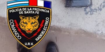 Réplica incautada por el Comando Radioeléctrico de la UR V