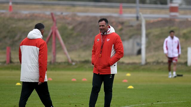 Diego Dabove va con su Instituto ante Huracán, uno de los clubes a los que más afecto le tiene.