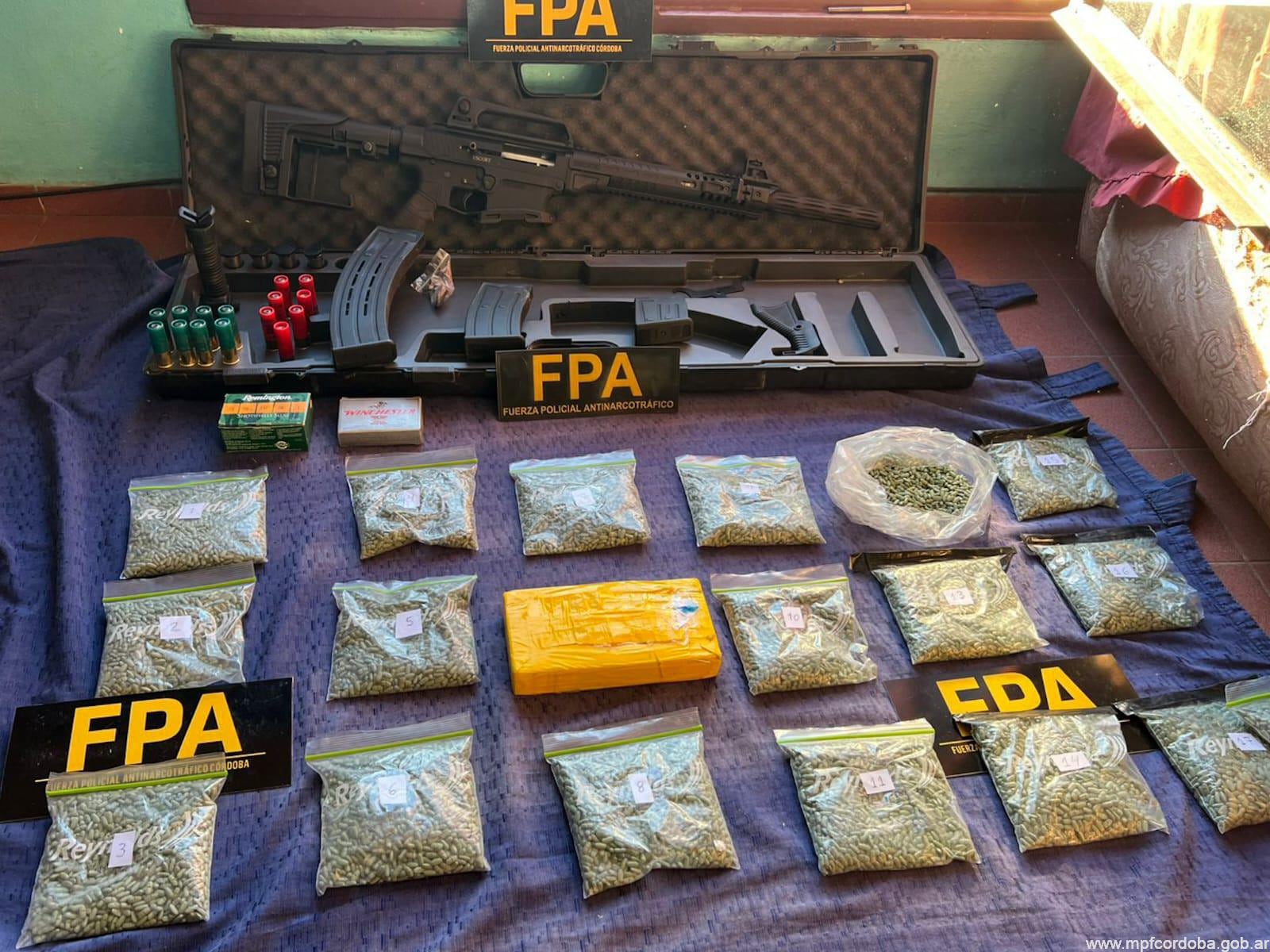 Parte de los elementos secuestrados en el megaoperativo en Córdoba.