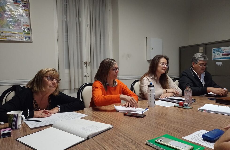 Comisión de Familia: continúa la organización del CD Estudiantil y se trata el proyecto para el concurso “Psicoadolescentes”