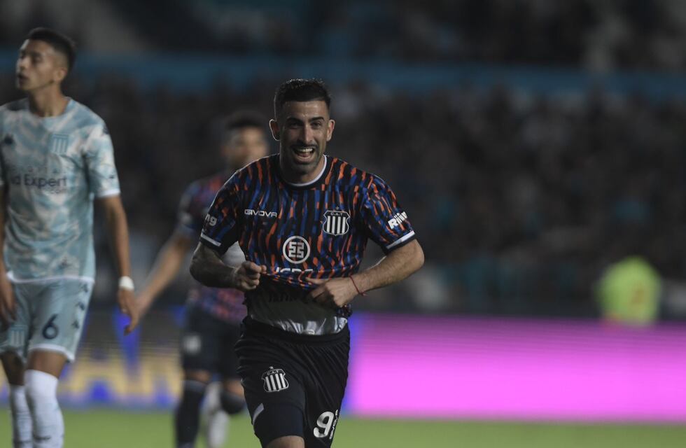 Video: Talleres pasó del gol anulado a Racing, al segundo de un Santos voraz