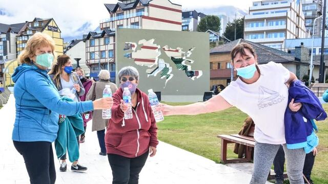 La Municipalidad de Ushuaia a través de la Secretaría de Políticas Sociales, Sanitarias y Derechos Humanos junto al Instituto Municipal de Deportes (IMD) y el PAMI, iniciaron las jornadas recreativas para los adultos y adultas mayore