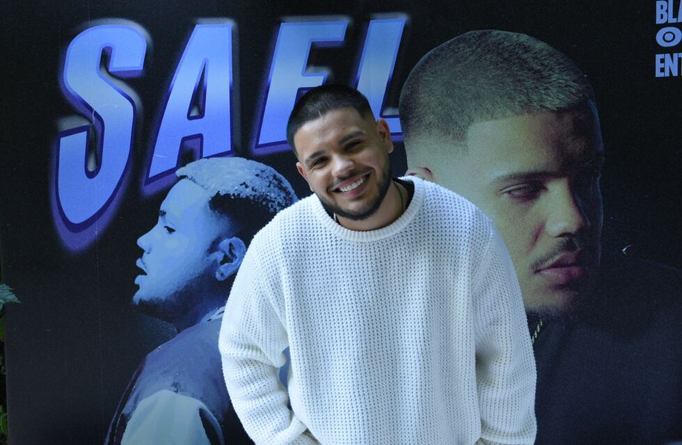 Sael compartió el tracklist de su próximo álbum y un adelanto del video de “Borracho y loco”