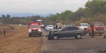 La Secretaría de Seguridad Vial de Jujuy confirmó que un hombre murió al chocar de frente dos autos en la ruta provincial 6, en el departamento Santa Bárbara.