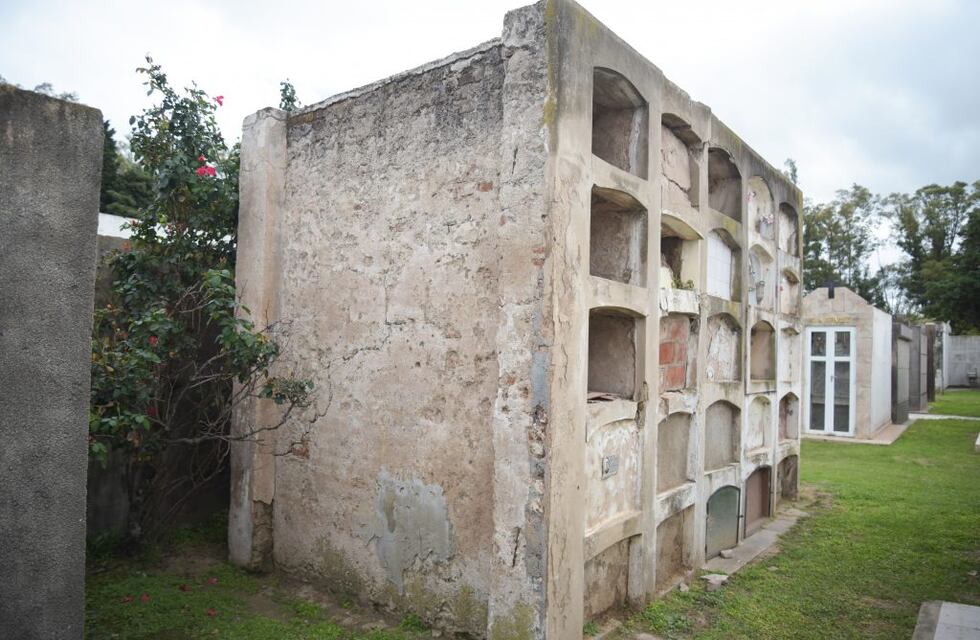 El Municipio demolerá una nichera del Cementerio de Arroyito