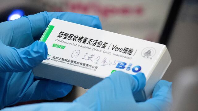 Dosis de Sinopharm. (AP/Mark Schiefelbein)
