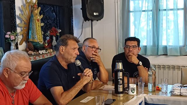 Darío Cocco, del SEOM, reunido con el resto de la CTM en Cosquín